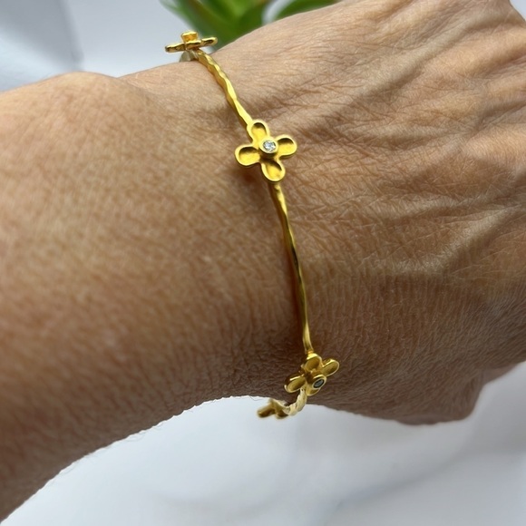 Gold Tone Flower Bangle Bracelet Lightweight with Rhinestones Petite Stackable - Picture 2 of 6